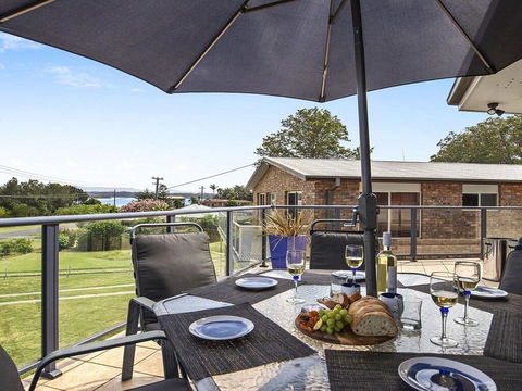 SunRay On Orama - Spacious With Great Views - Accommodation Port Macquarie 0