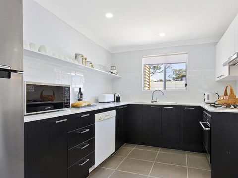 Sunset Beach - Situated Between Two Beaches And A Lake - Accommodation Port Macquarie 2