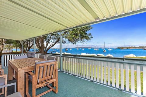 Sunset Beach House - Soldiers Point Sleeps 9 - Accommodation Port Macquarie 0
