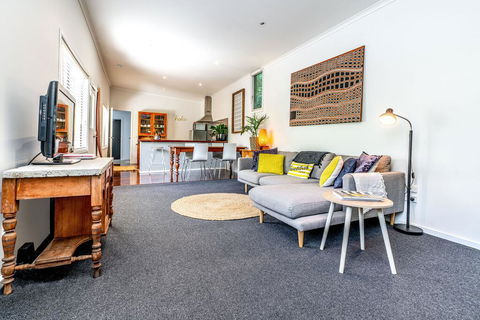 SUNSET BEACH SHACK On SURF - Accommodation Port Macquarie 1