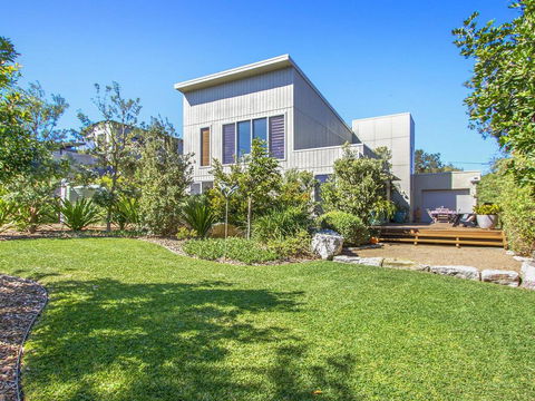 Sunshine Beach House-25 Metre Walk To The Beach - Accommodation Port Macquarie 0