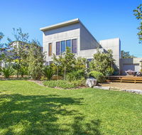 Sunshine Beach House-25 metre walk to the beach - Accommodation Port Macquarie