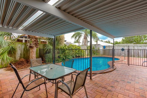 Sunyata Beach House - Rainbow Beach, Beachside Escape With A Pool, Pet Friendly And Wi-Fi - Accommodation Port Macquarie 1
