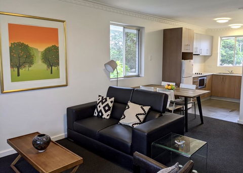 Superb 2 BR Apartment Minutes To CBD- Cen8 - Accommodation Port Macquarie 0