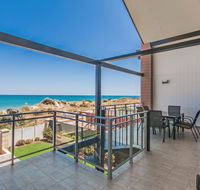 Surf and Sun in Silver Sands - Accommodation Port Macquarie