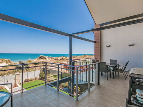 Surf And Sun In Silver Sands - Accommodation Port Macquarie 0