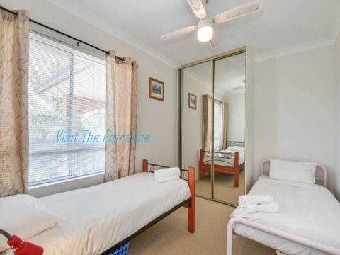 Surf Side Palms 12 - Accommodation Port Macquarie 1