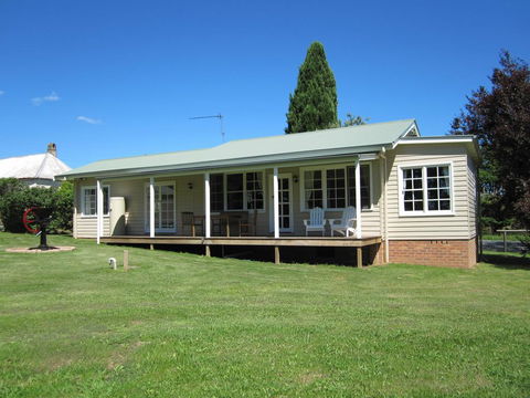 Sutton Forest Cottage - Accommodation Port Macquarie 3