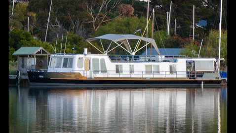Swamp Fox Luxury 2BR Dutch Barge - Accommodation Port Macquarie 2