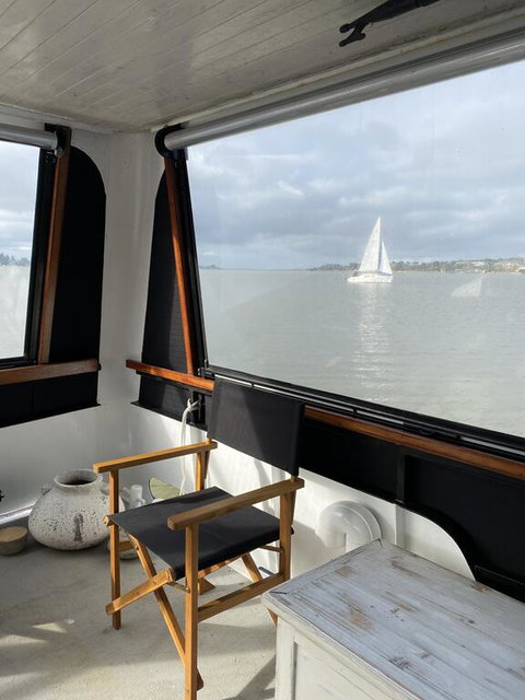 Swamp Fox Luxury 2BR Dutch Barge - Accommodation Port Macquarie 3