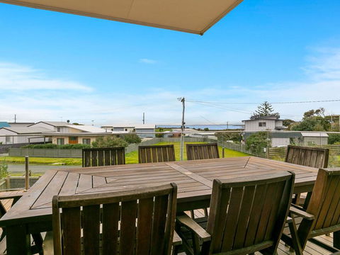 Swan Bay Views - Accommodation Port Macquarie 3