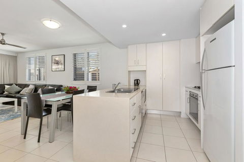 SWIM UP DRIFT APARTMENT 12 South - Accommodation Port Macquarie 2