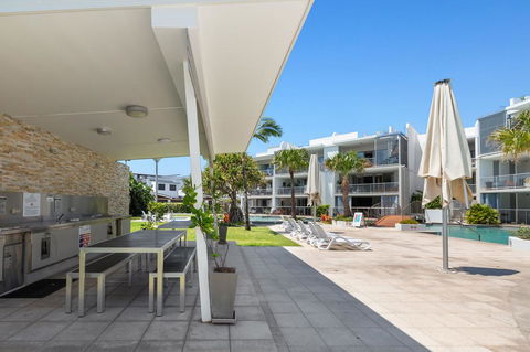 SWIM UP DRIFT APARTMENT 12 South - Accommodation Port Macquarie 1