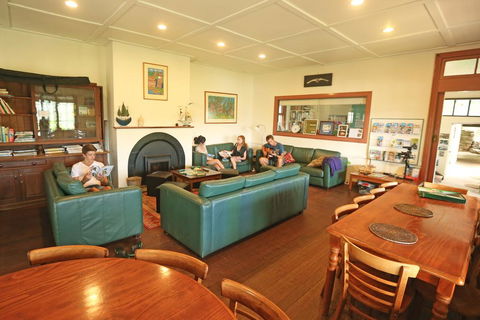 Sydney, Pittwater YHA - Accommodation Port Macquarie 3