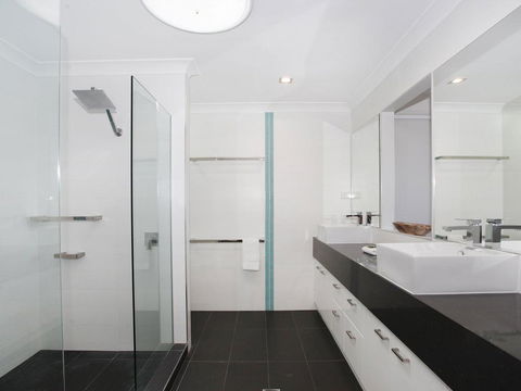 Tarcoola 49 - 4 BDRM Canal Home With Pool - Accommodation Port Macquarie 2