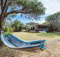 Tasman Surf House - so close to the beach - Accommodation Port Macquarie