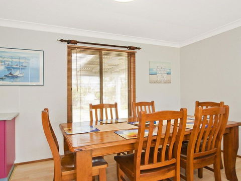 Tea Tree Cottage - Great Yard For Pets And Kids - Accommodation Port Macquarie 2