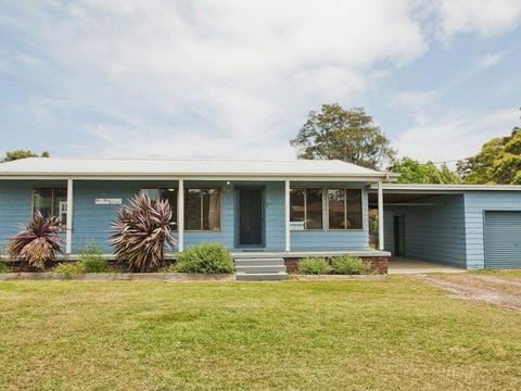 Tea Tree Cottage - Great Yard For Pets And Kids - Accommodation Port Macquarie 0