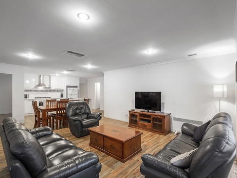 The Antonia Way - Accommodation Port Macquarie 0