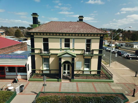 The Bank Guesthouse Glen Innes - Accommodation Port Macquarie 0