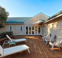 The Beach House - Quintessential Holiday House with open fireplace - Accommodation Port Macquarie