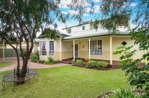 The Beach Retreat - Accommodation Port Macquarie 2