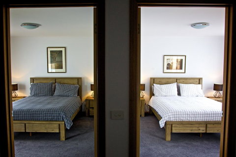 Penguin Beachfront Apartments - Accommodation Port Macquarie 26