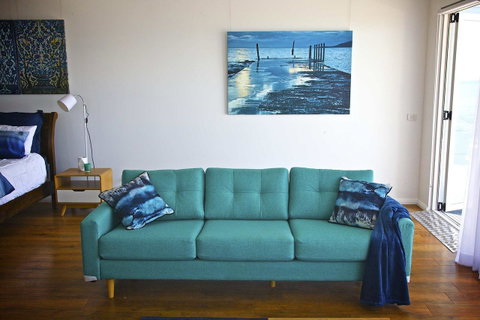 Penguin Beachfront Apartments - Accommodation Port Macquarie 12