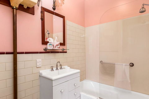 Cambridge House Bed & Breakfast - Accommodation Port Macquarie 6