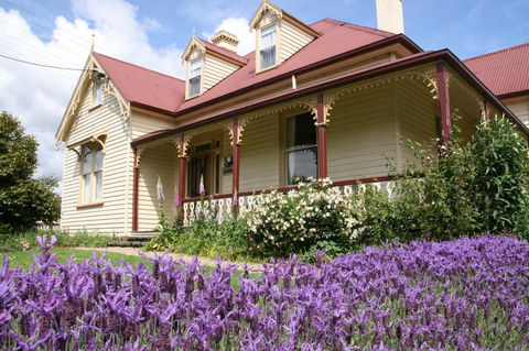 Cambridge House Bed & Breakfast - Accommodation Port Macquarie 11