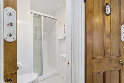 Cambridge House Bed & Breakfast - Accommodation Port Macquarie 8