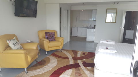 AppleBay Guest House - Accommodation Port Macquarie 0