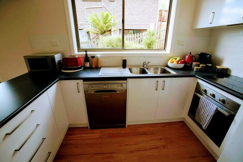 The View 2 Bed Unit With Stunning Hobart Outlook - Accommodation Port Macquarie 9