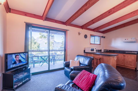 Freycinet Timber Cottage 1 - Accommodation Port Macquarie 1