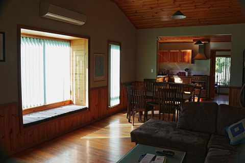 Hazards Beach House - Accommodation Port Macquarie 6