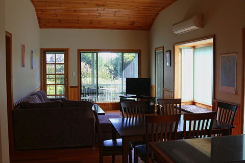 Hazards Beach House - Accommodation Port Macquarie 8