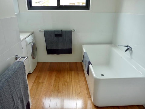 Omaroo House - Panoramic Water Views - Accommodation Port Macquarie 29