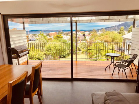 Omaroo House - Panoramic Water Views - Accommodation Port Macquarie 7
