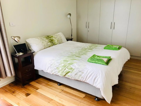 Omaroo House - Panoramic Water Views - Accommodation Port Macquarie 24