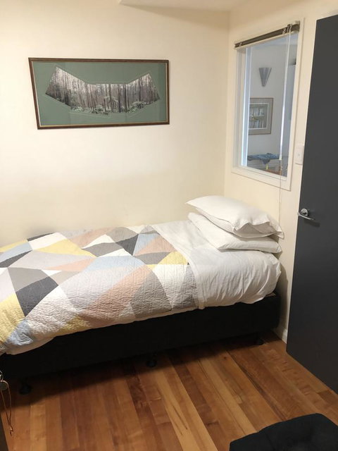 Beachside Taroona With Spa - Accommodation Port Macquarie 13