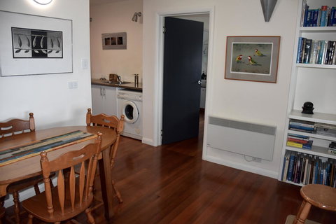 Beachside Taroona With Spa - Accommodation Port Macquarie 8