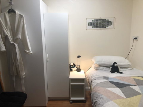 Beachside Taroona With Spa - Accommodation Port Macquarie 3