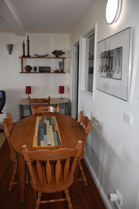 Beachside Taroona With Spa - Accommodation Port Macquarie 9