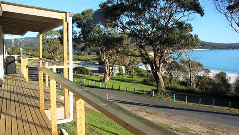 KINGFISHER COTTAGE Beachfront At The Binalong Bay - Accommodation Port Macquarie 8