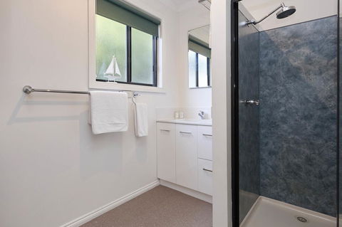 KINGFISHER COTTAGE Beachfront At The Binalong Bay - Accommodation Port Macquarie 2
