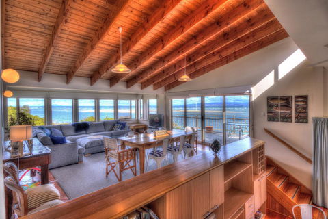 The Strand ~ On The Edge Of The Beach - Accommodation Port Macquarie 3