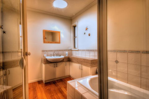 The Strand ~ On The Edge Of The Beach - Accommodation Port Macquarie 9