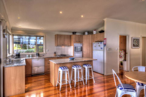 The Strand ~ On The Edge Of The Beach - Accommodation Port Macquarie 11