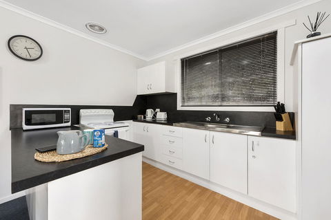 Elkie Villa - 2 Bedroom Unit - Burnie - Accommodation Port Macquarie 3