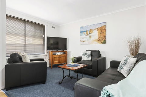 Elkie Villa - 2 Bedroom Unit - Burnie - Accommodation Port Macquarie 5